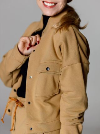 Jeden kousek, tolik možností stylingu. 🧶🧡 Můžete ho jednoduše kombinovat s dalšími kousky z naší kolekce. A přesně o to...